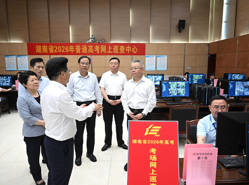 沈曉明檢查高考準(zhǔn)備工作