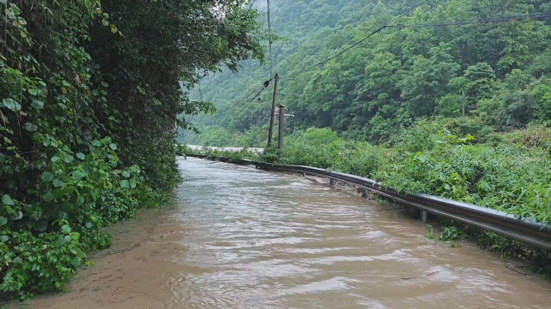 迎战强降雨，凤凰县全力开展防汛应急转移安置工作