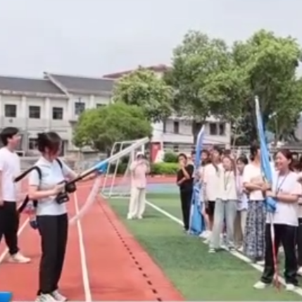 通道：科普进校园 零距离“玩转”科学
