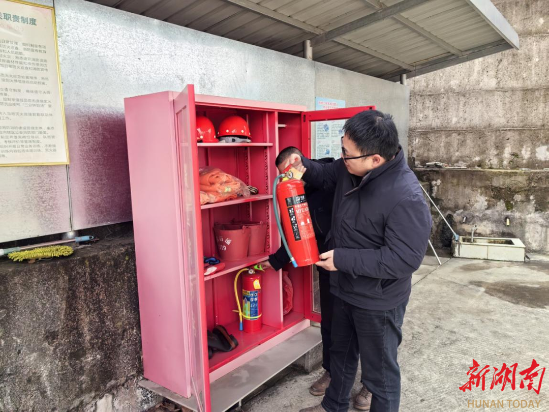 慈利县二坊坪镇：党建聚力筑防线 全域排查保平安