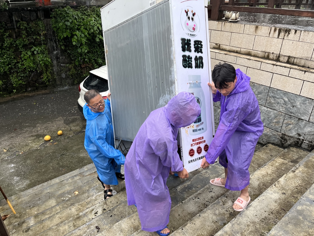 双向奔赴暖人心，解放岩乡防汛护民平安无恙