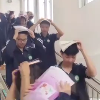 中方县职中开展无预告地震逃生演练