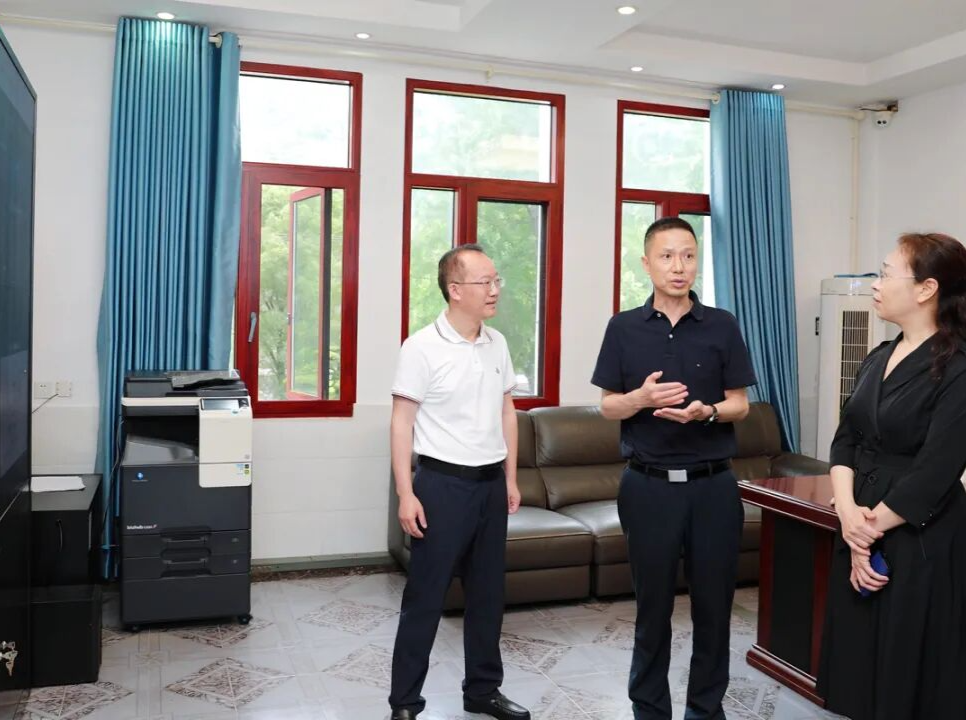 胡小刚调研推动烟花爆竹产业安全发展绿色转型工作并督查防汛度汛工作