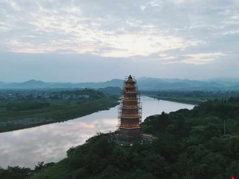 古塔流光映碧水 文化传承促发展——茶陵县思聪街道笔支塔亮化保护工程顺利竣工