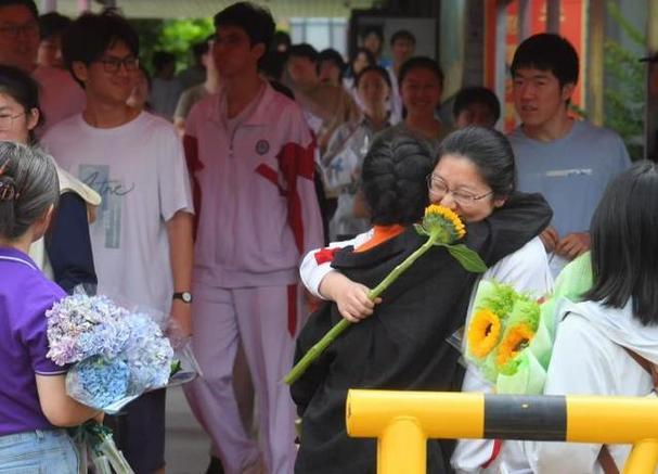 一文搞定高考后困惑：查分时间、志愿填报、专业选择……25问25答