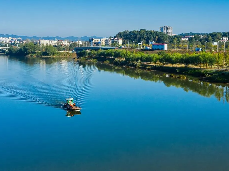 多部门：到2030年 打造160列以上铁路旅游列车专用车组