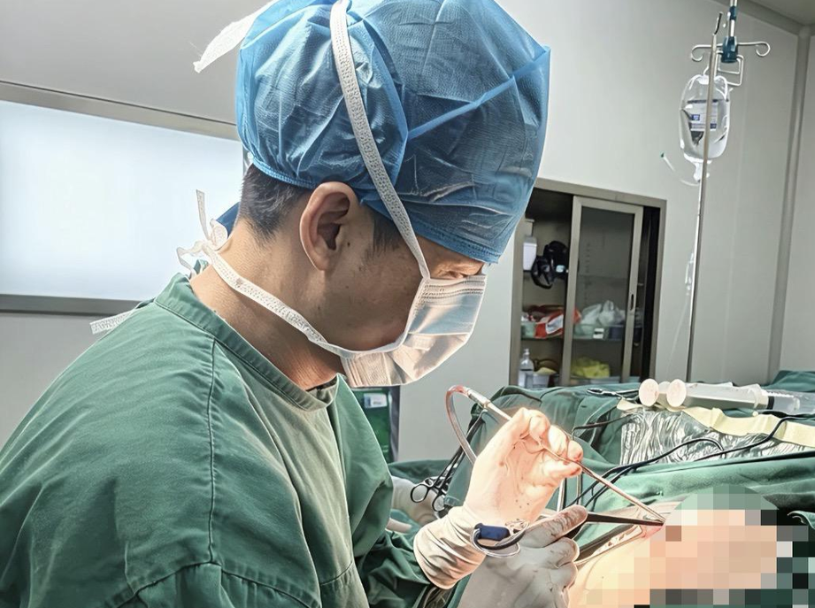 生死瞬间精准处置！饶以华团队驰援辰溪完成高难度颅骨修补术
