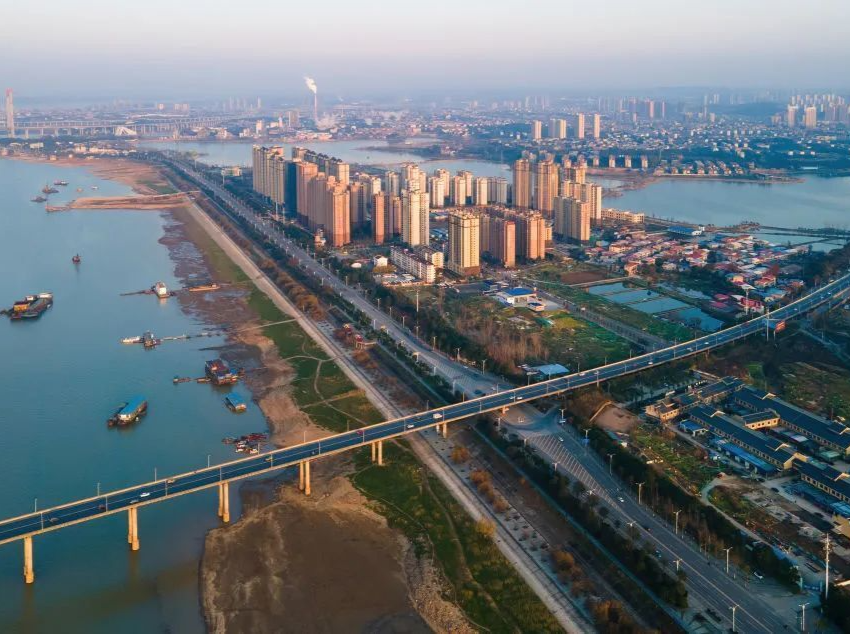 岳阳现代物流集团加入长江经济带多式联运重点企业联盟