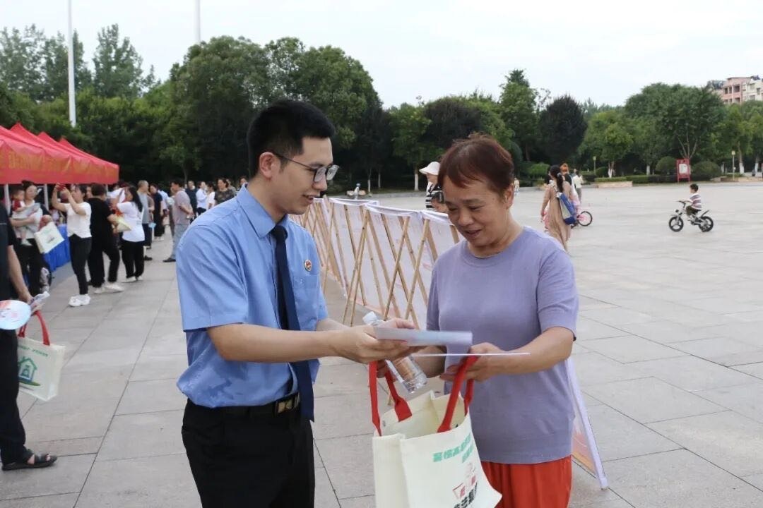 一场宣传活动后，群众的钱袋子多了层防护