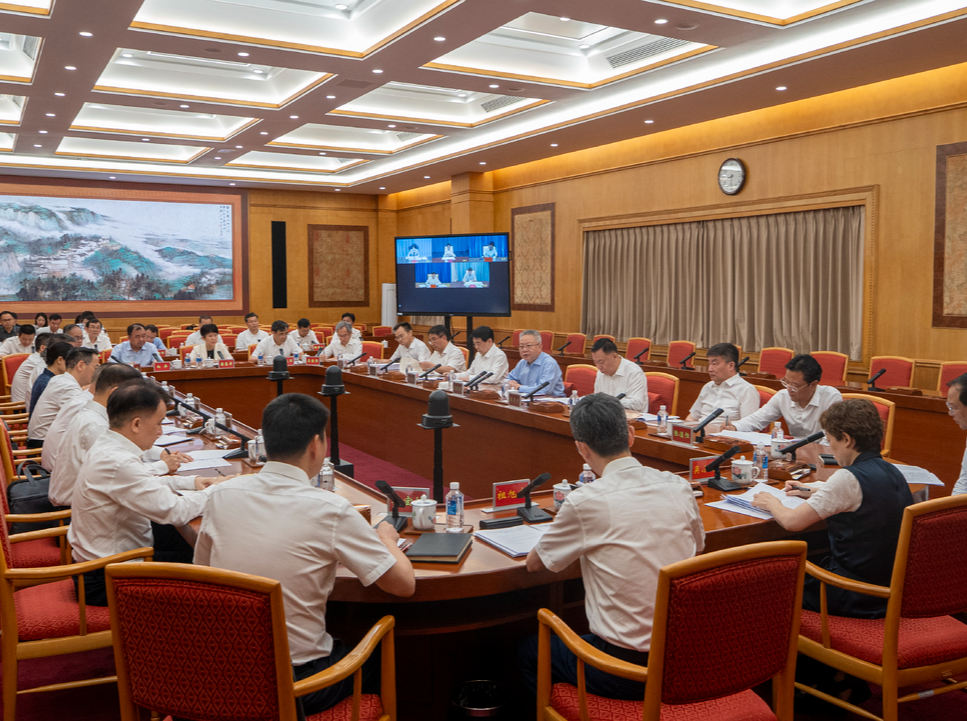 沈晓明主持召开高水平医院结对帮扶医疗薄弱地区工作座谈会