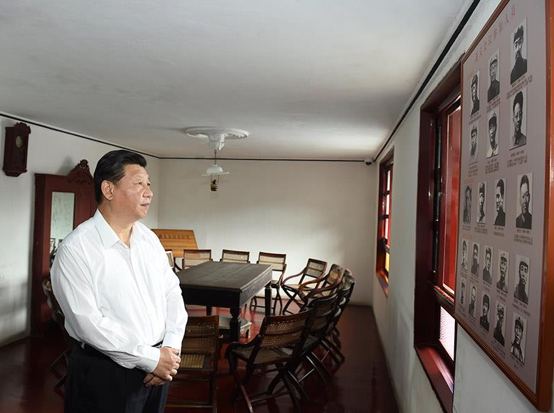 时政微观察丨从一艘小船到一个大党