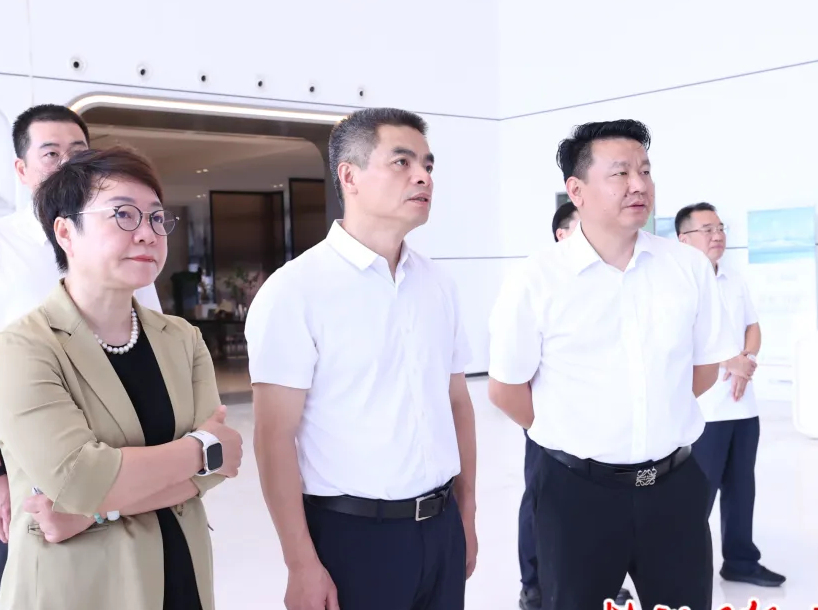 王建球调研荷塘区经济社会发展情况