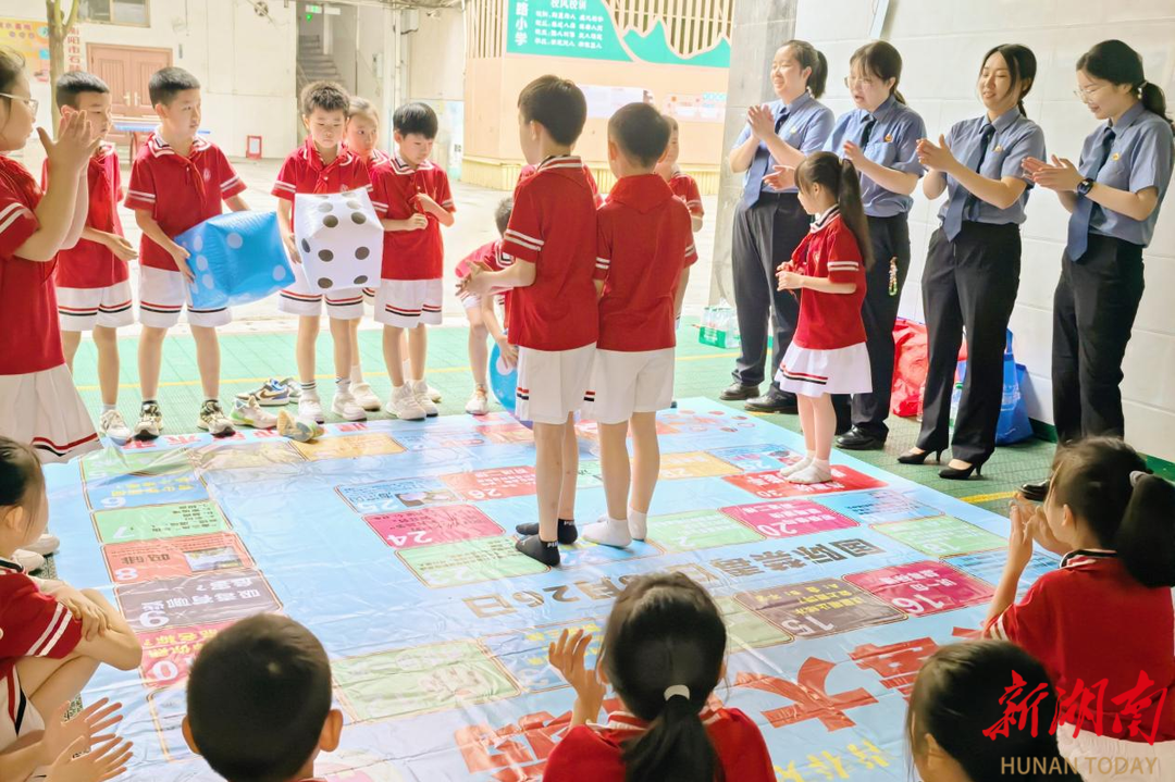禁毒知识记于心！石鼓区人民路小学学子玩转趣味飞行棋