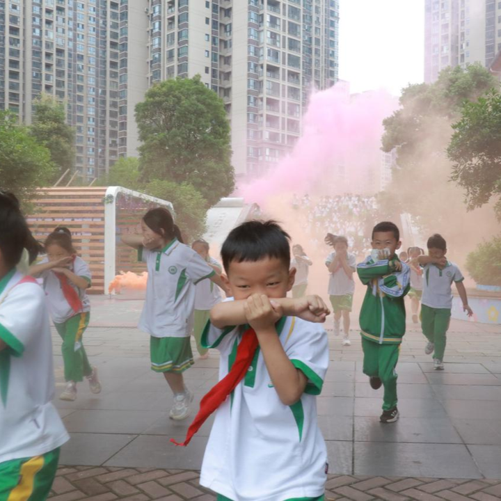 湘西州溶江小学这场演练，校长现场讲了安全课