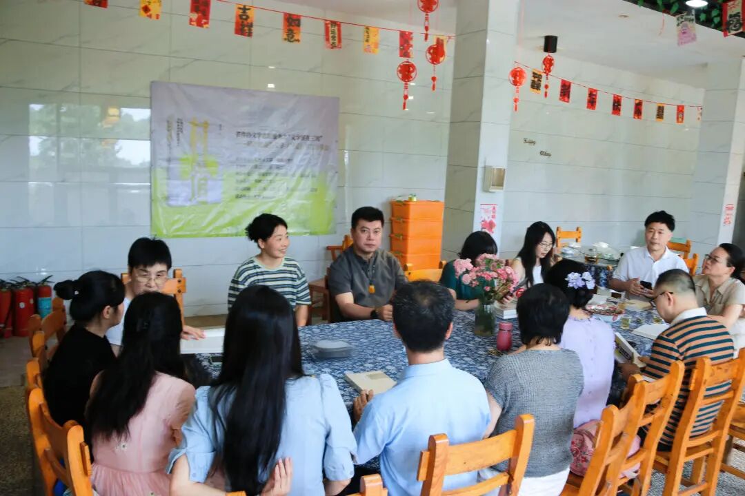 文学照亮三湘：纪红建《村道》分享会走进书香庭院