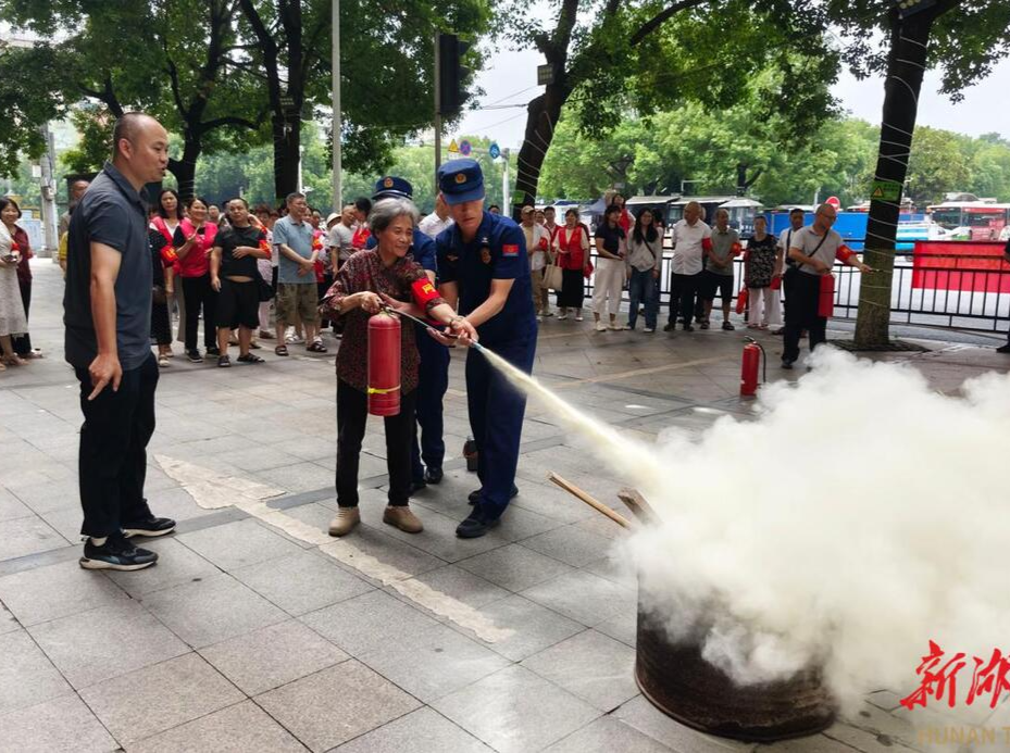 七社联动聚合力 群防群治护万家 珠晖区广东路街道这场“七一”活动很“圈粉”