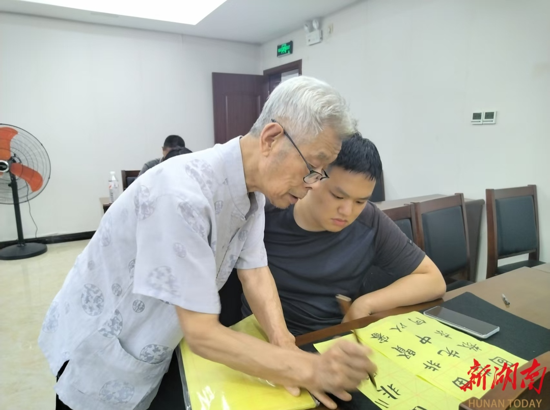 下班不“躺平” 夜校来“充电”——辰溪“职工夜校”点亮八小时之外的多彩生活