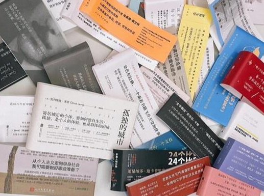 从“鲁迅推荐”到“余华发抖”，浮夸的图书腰封该退场了