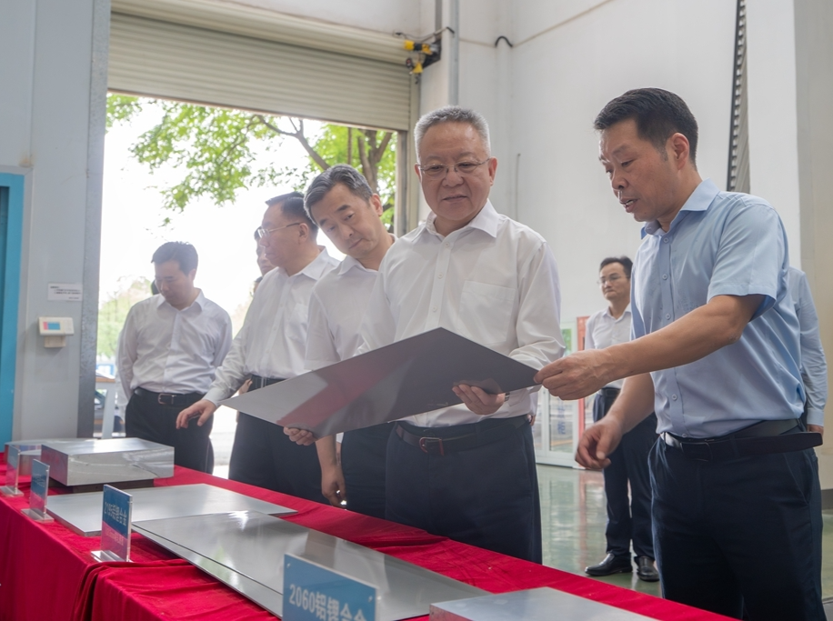 沈晓明到中南大学调研并主持召开座谈会