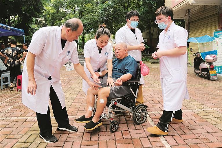 视觉丨资兴市唐洞街道：公益义诊进社区