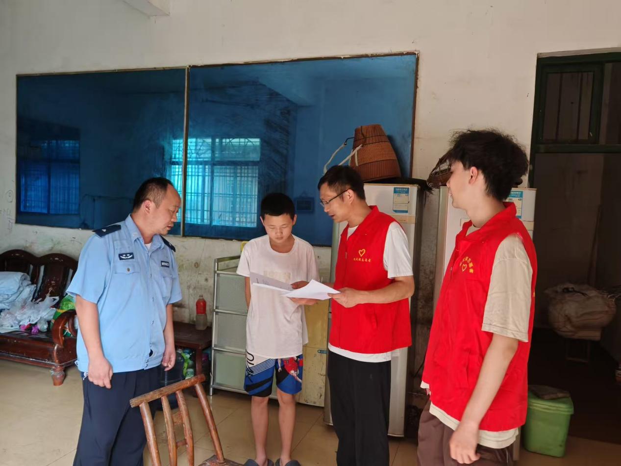 这个镇多措并举筑牢防溺水“安全堤”
