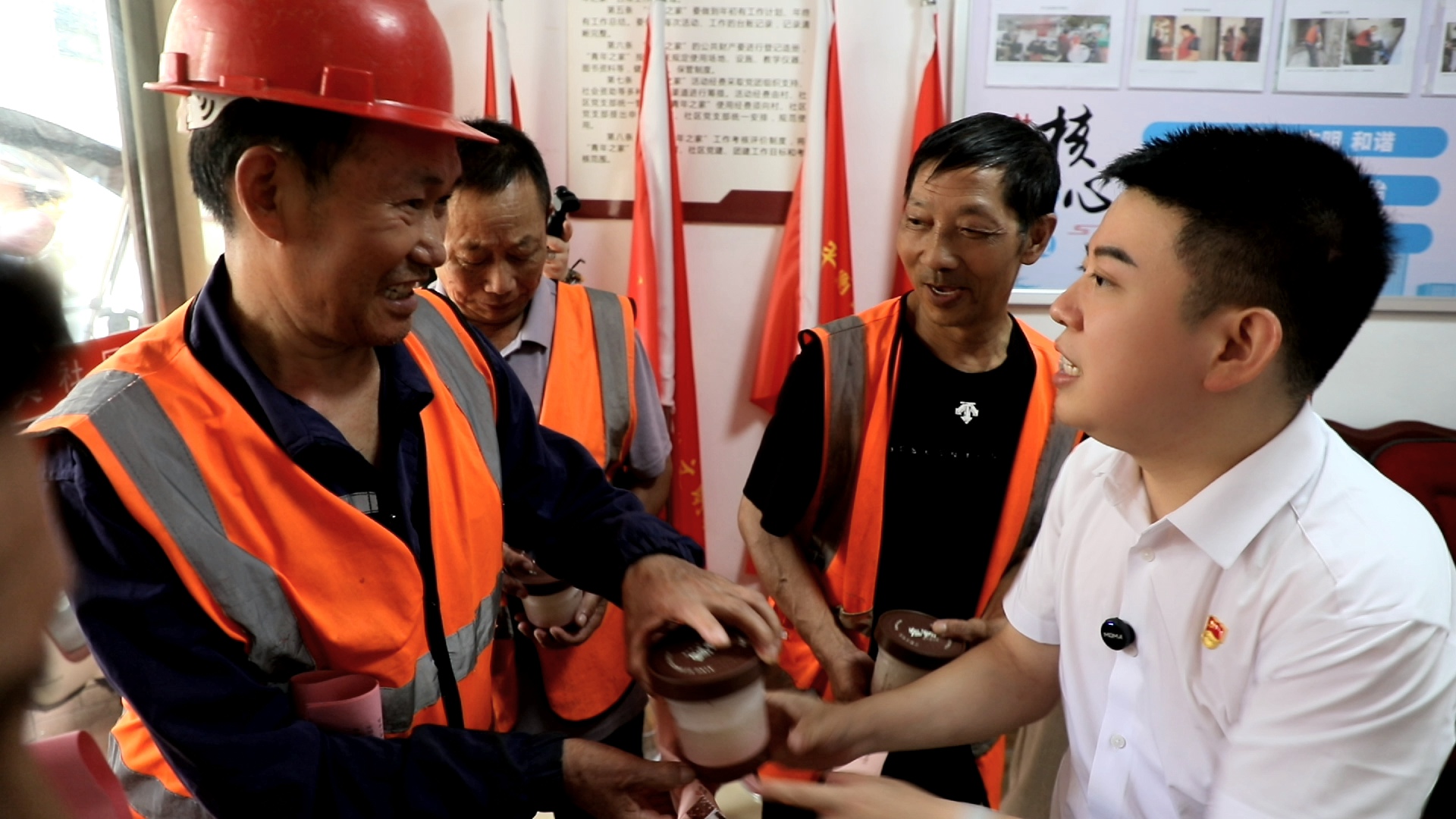 蒸湘区：雁城暖阳照“新”路 爱心驿站润民心