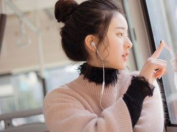 周末·健康丨长期戴蓝牙耳机，会导致甲状腺结节、甚至致癌？