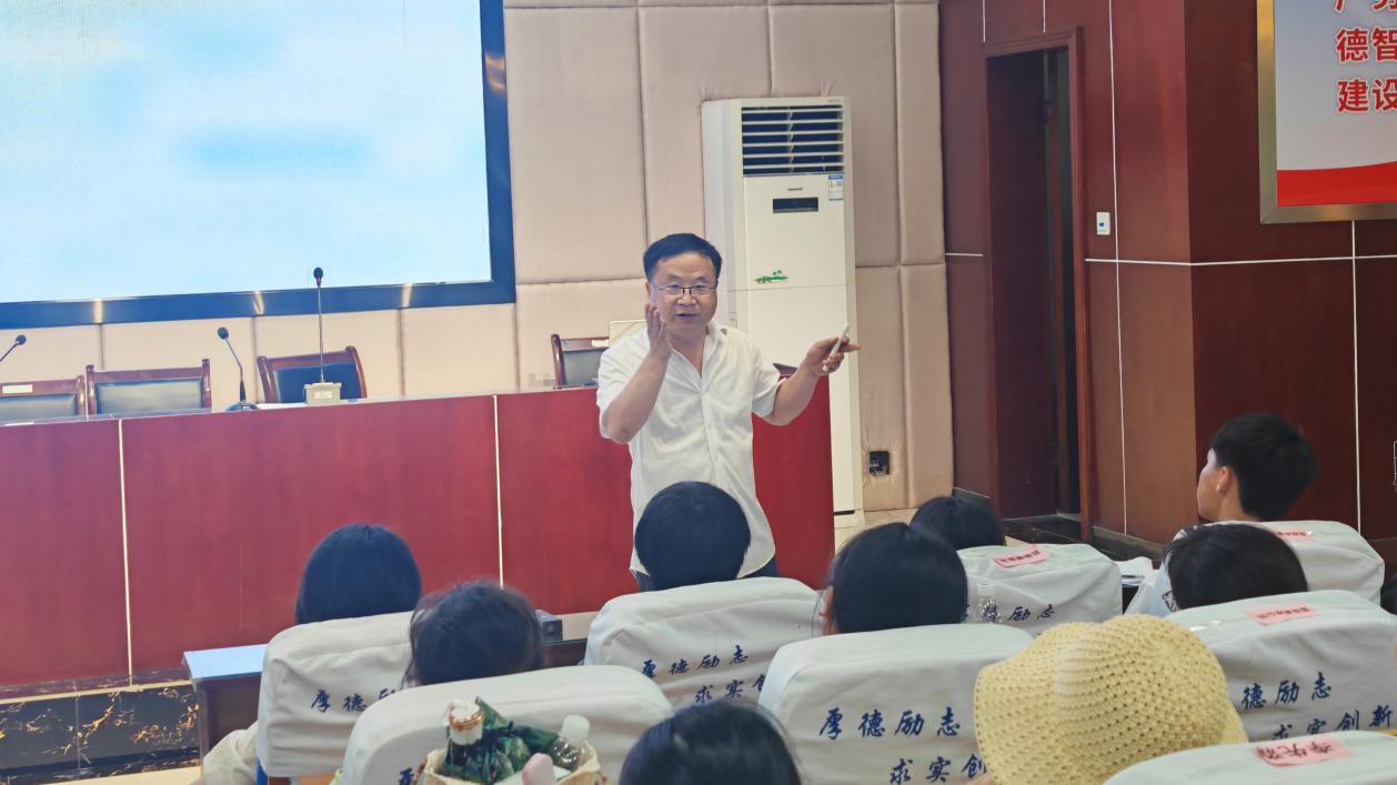 穿越五亿年时光 行走大地上的地理课堂