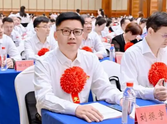 【先锋闪耀】党旗映耀岐黄路——记湖南省优秀共产党员、湖南省中医药和中西医结合学会党支部书记刘振宇