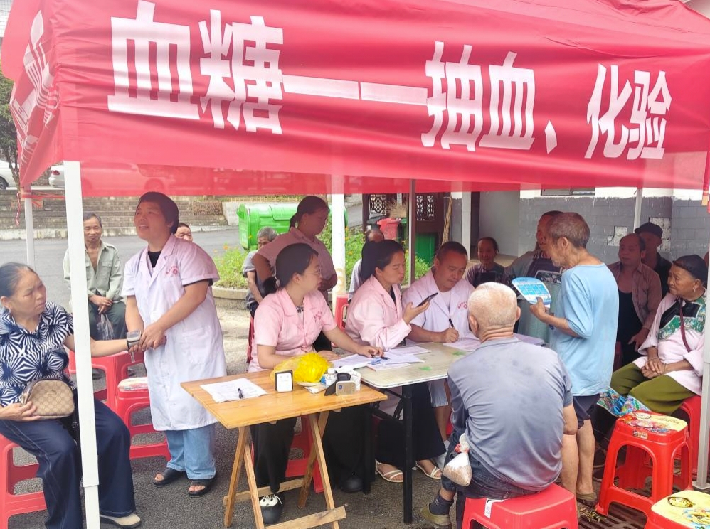 桑榆有守护，健康义诊走进保靖这个村