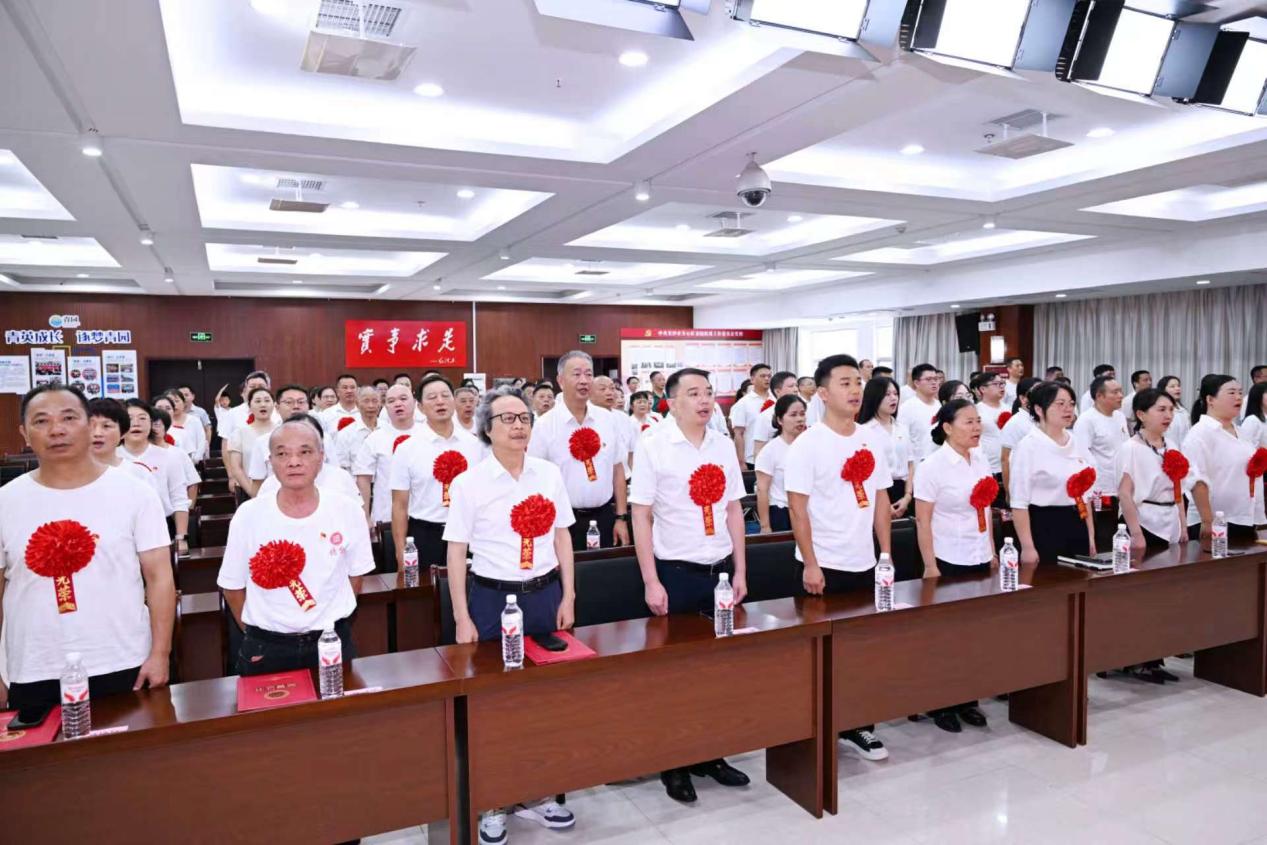 致敬身边榜样！天心区青园街道举行“两优一先”表彰大会