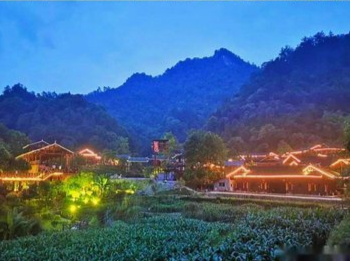 60集微短剧《村里村外》在沅陵县胡家溪古村落开拍