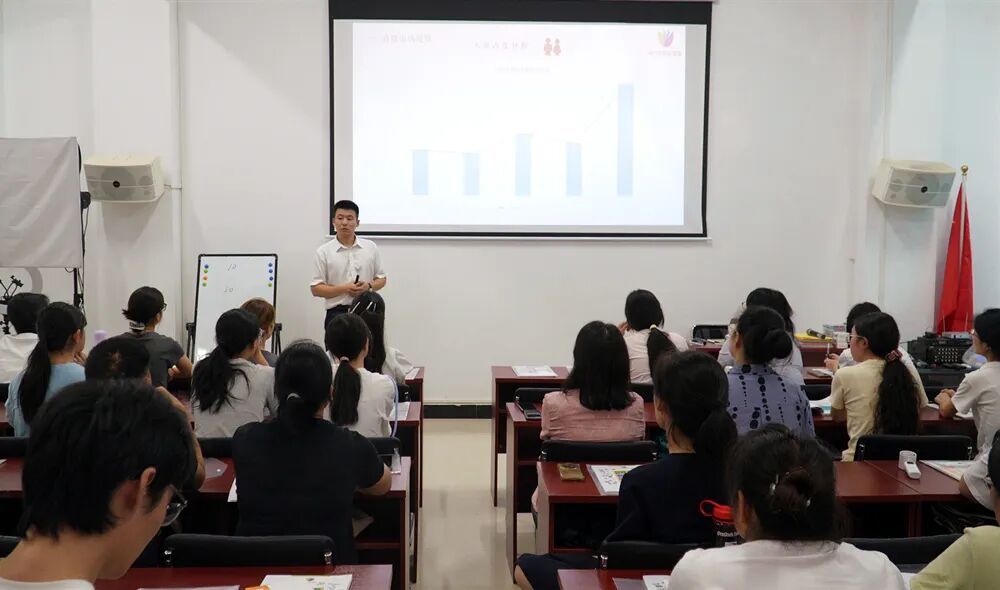 西洞庭管理区网创直播培训开班 打造“三位一体”创业赋能新模式