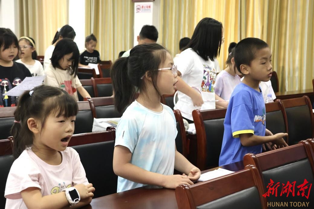 唱支山歌给党听！音乐思政点亮汨罗新市乡村童心