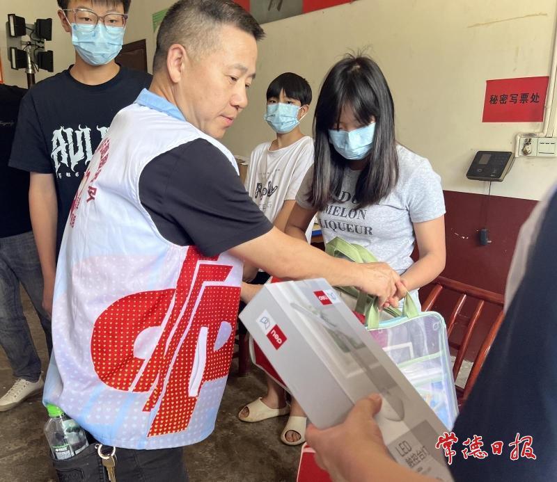 常德福彩圆梦石门县百名儿童“微心愿”