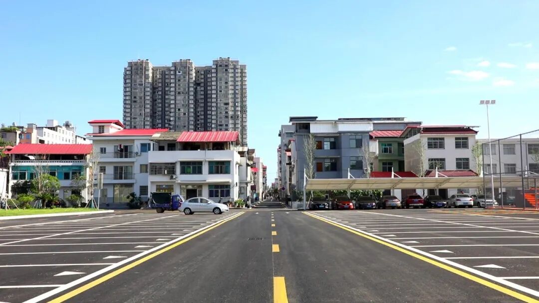安乡：闲置地块变身民生综合体 停车休闲两相宜