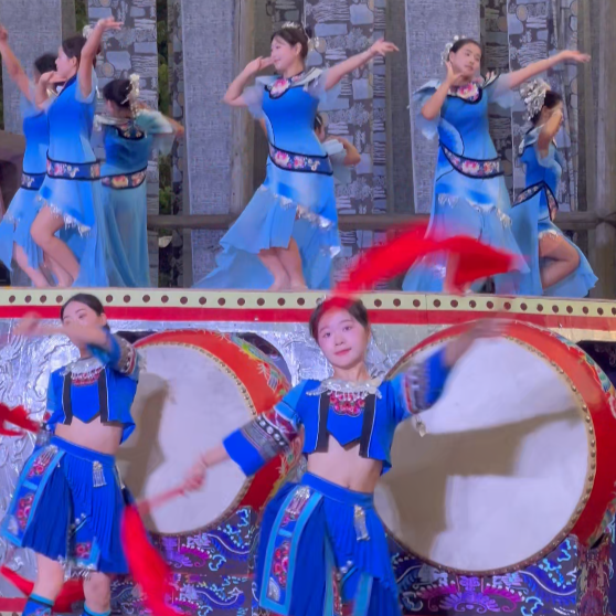 神秘湘西爽一夏｜吊脚楼下的“最炫民族风”，解锁湘西最浓烈的人间烟火