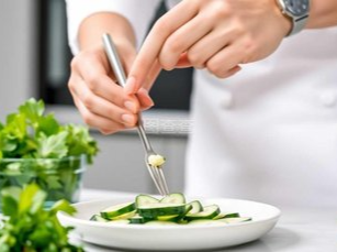 中国烹饪协会：“中国烹饪大师”“之乡、之都”等称号全部作废