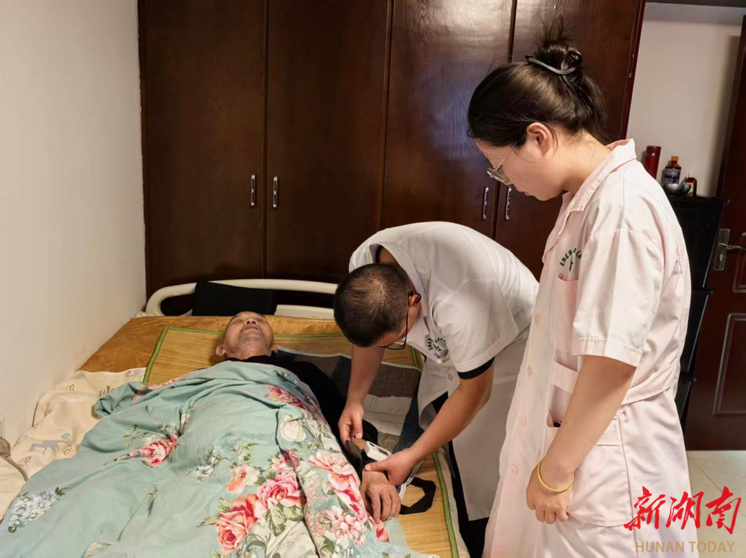 蒸湘区联合街道社区卫生服务中心：家医团队入户巡诊 守护群众健康零距离