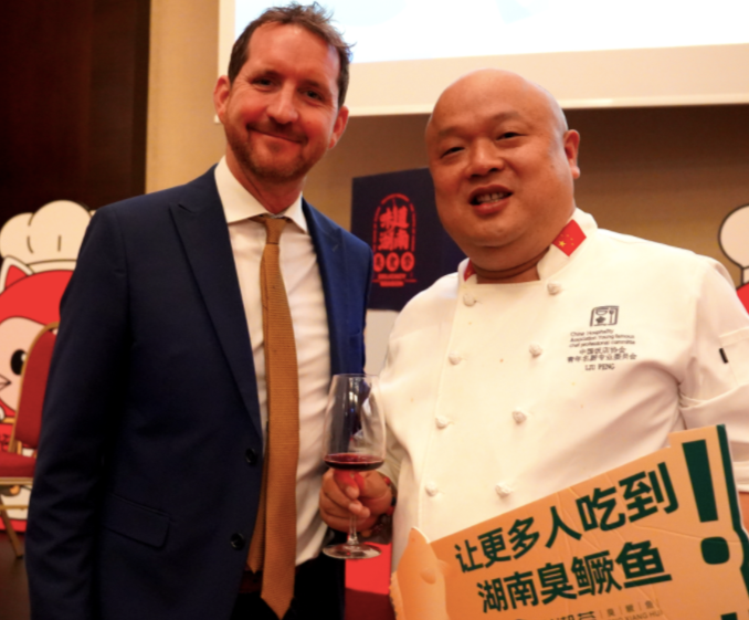 欧洲的“湘”愁与生意：一份中国地方菜的全球化答卷