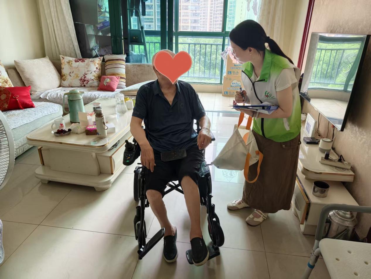 开福区洪山街道社工站：入户走访30余户残疾人家庭 摸清底数送服务上门