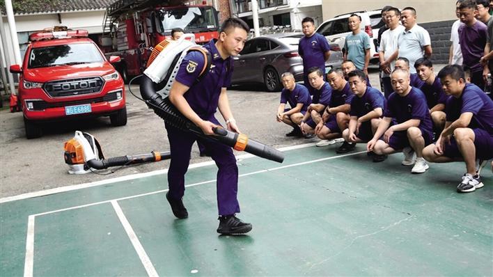 武陵源区启动森林消防队伍实战化训练
