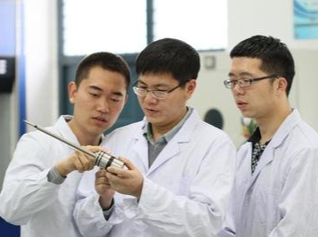 湖南医药学院总医院“科研门诊”为年轻骨干“把脉问诊”
