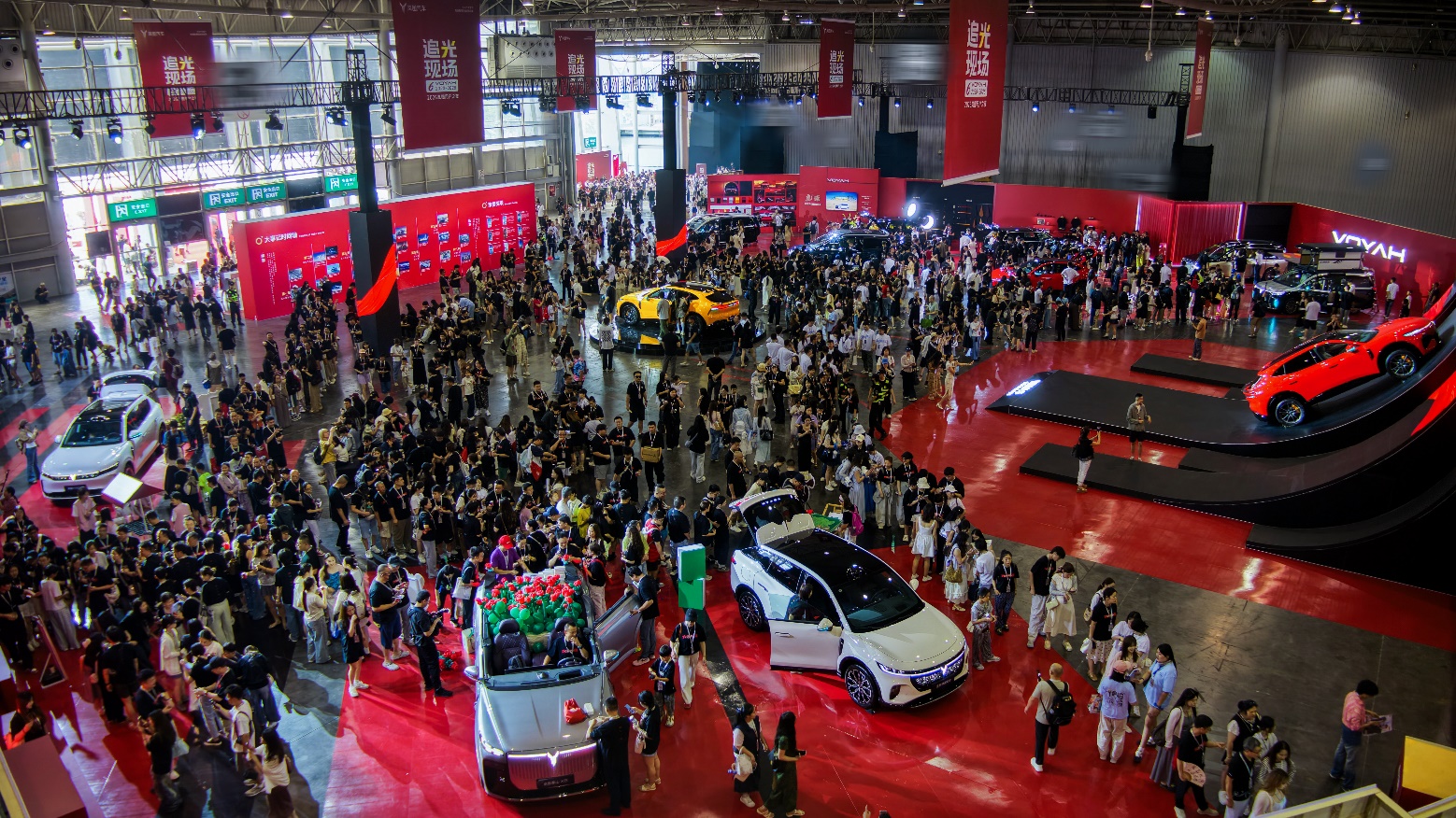 5000人跨越万里奔赴成都 2026岚图用户之夜排面拉满