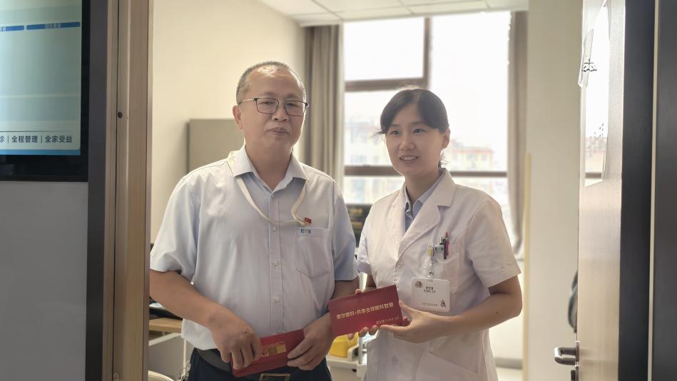 当医师节邂逅七夕节！岳阳爱尔眼科以“甜蜜”致敬“光明守护者”