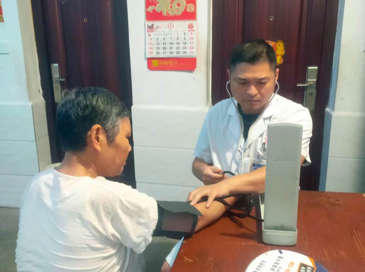 致敬医师节丨蒸湘区呆鹰岭中心卫生院胡坚：扎根基层二十五载 守护健康践初心