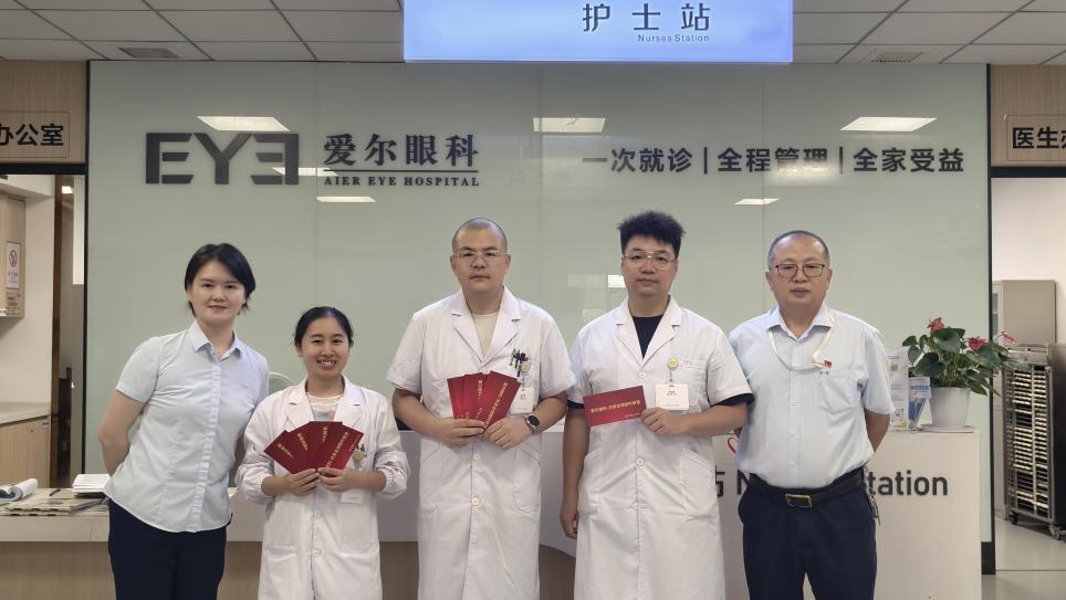 当医师节邂逅七夕节！岳阳爱尔眼科以“甜蜜”致敬“光明守护者”