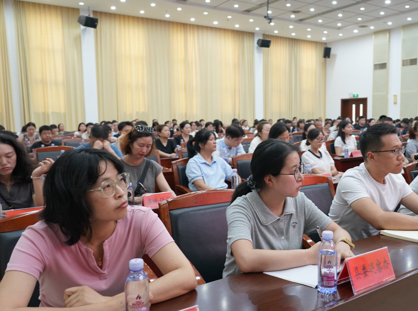 全省财政系统主题普法巡讲走进中方县