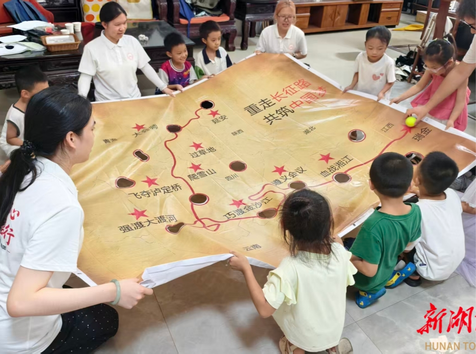 中国人口出生率再次回落，新生男孩仍比女孩多