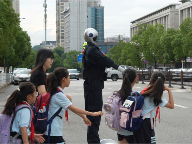 超能机器人：让机器人像汽车一样触手可及